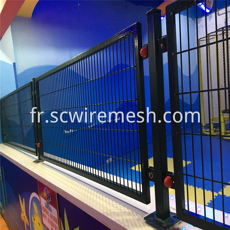 Welded Wire Mesh Fence